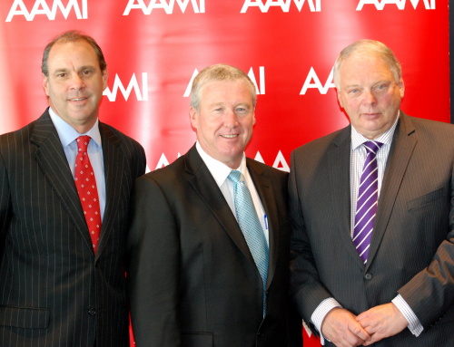 (L-R) AAMI executive manager-sponsorships John Bennetts, Racing Minister Bryan Green and Tasracing board chairman Brian Speers at today's carnival launch
