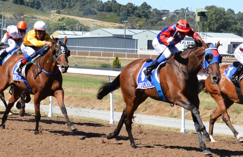 At The Weekend running to the front at her most recent oiuting at Spreyton