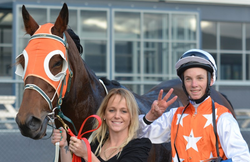 Royal Rapture with strapper Crystal Hallett and apprentice Boris Thornton